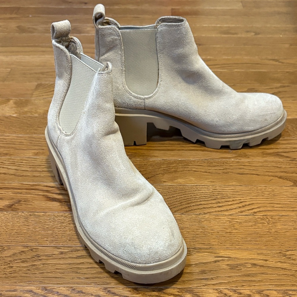 Steve Madden | Tan Howler Suede Chelsea Boos Lug Sole Bloc Heel Women’s Size 11